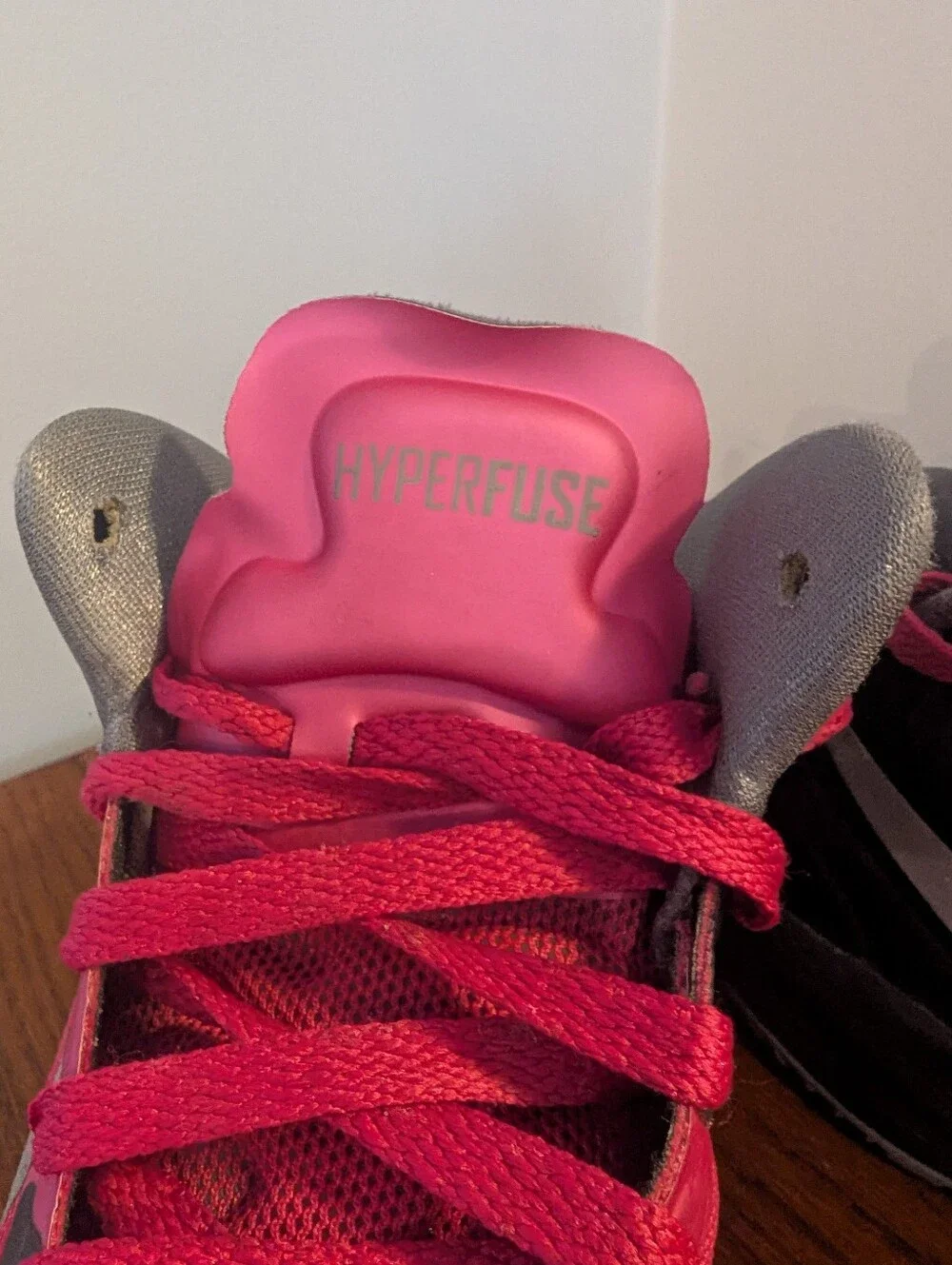 Girls Nike Zoom Hyperfuse Basketball/Fashion Sneaker Size 4 Youth Pink & Gray - Picture 10 of 12